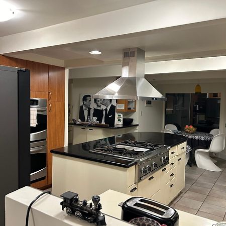 Seymour Private Bedroom, Ensuite Bathroom With Shared Pool, Hot Tub With Views North Vancouver Exteriör bild