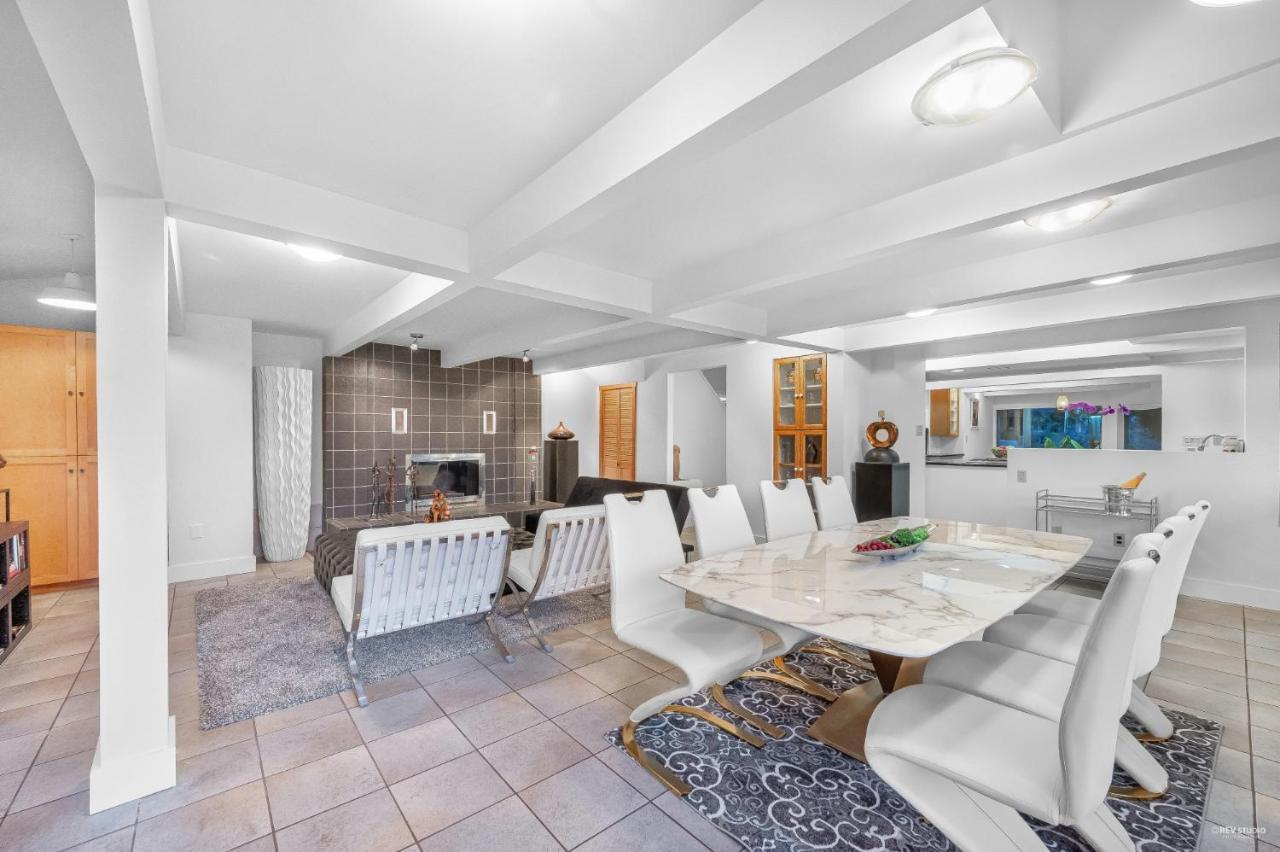 Seymour Private Bedroom, Ensuite Bathroom With Shared Pool, Hot Tub With Views North Vancouver Exteriör bild