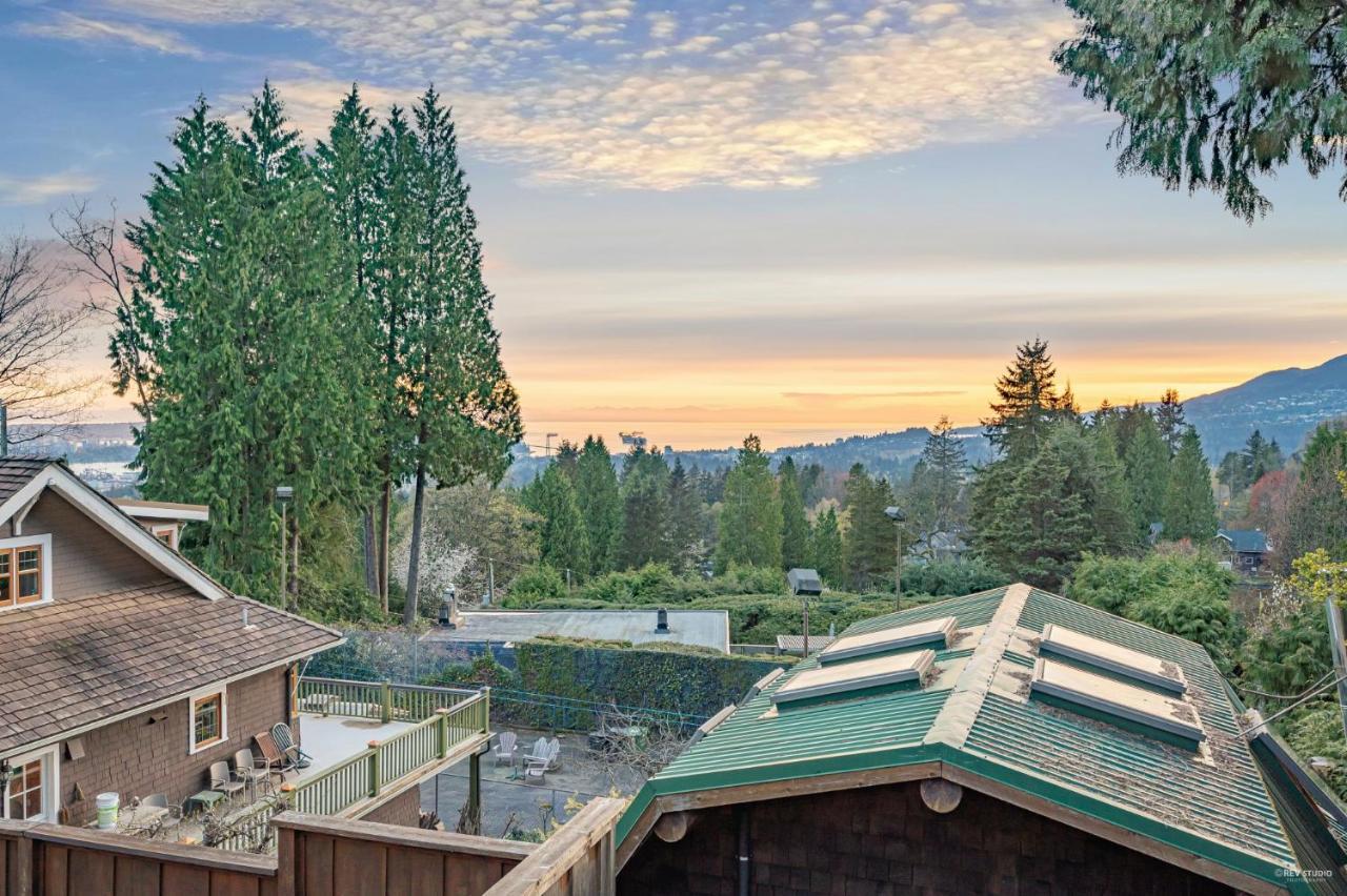 Seymour Private Bedroom, Ensuite Bathroom With Shared Pool, Hot Tub With Views North Vancouver Exteriör bild