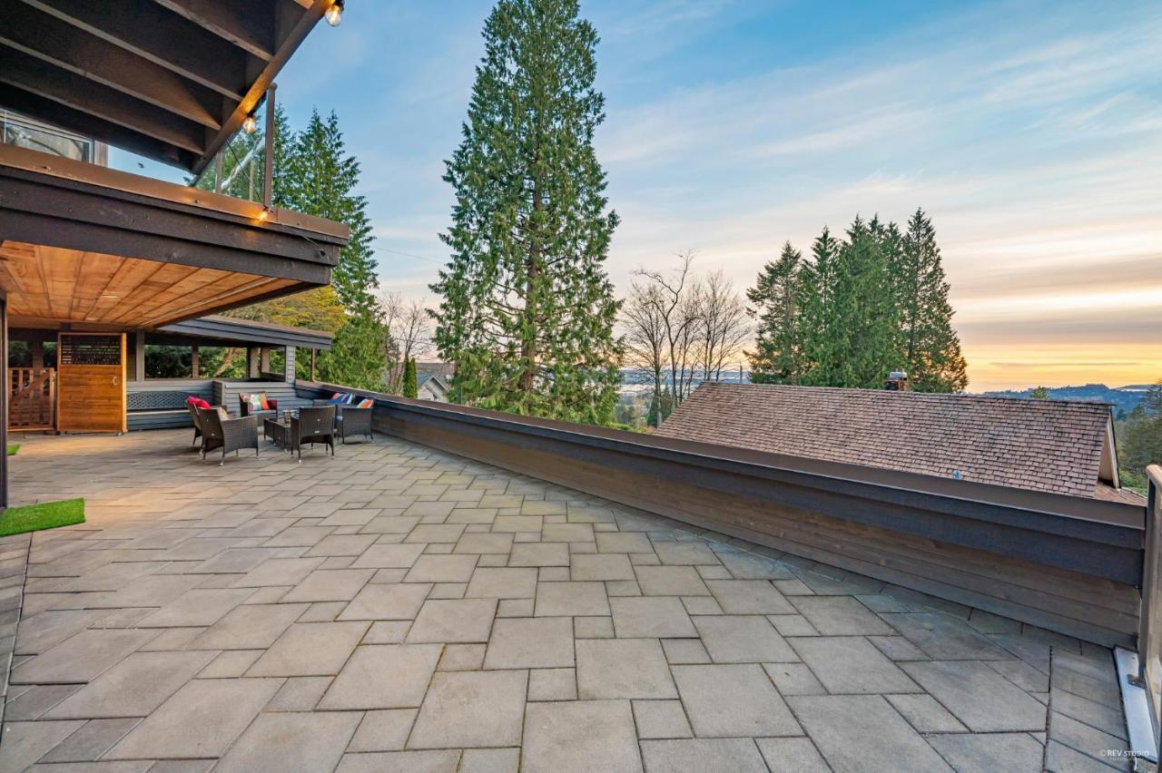 Seymour Private Bedroom, Ensuite Bathroom With Shared Pool, Hot Tub With Views North Vancouver Exteriör bild