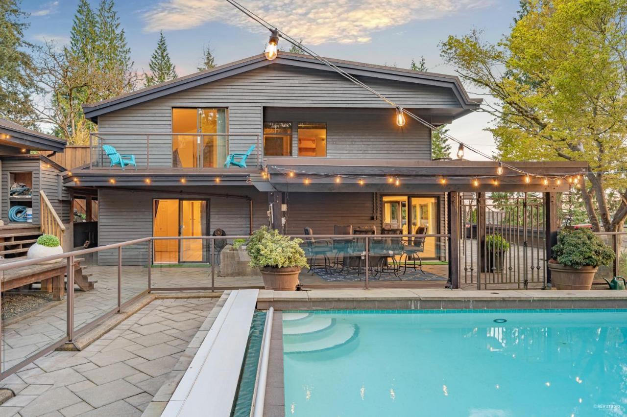 Seymour Private Bedroom, Ensuite Bathroom With Shared Pool, Hot Tub With Views North Vancouver Exteriör bild