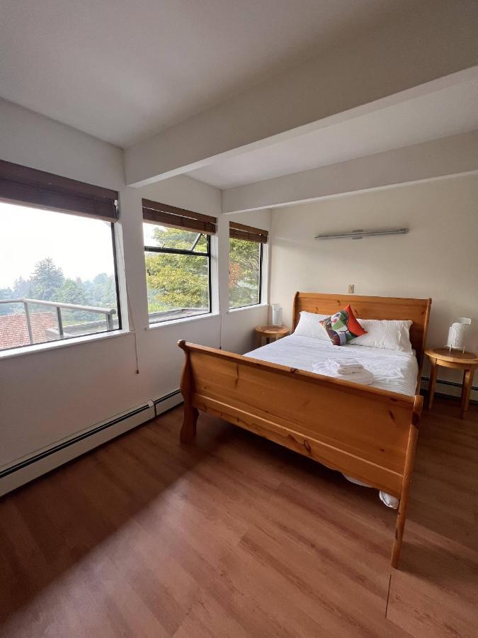 Seymour Private Bedroom, Ensuite Bathroom With Shared Pool, Hot Tub With Views North Vancouver Exteriör bild