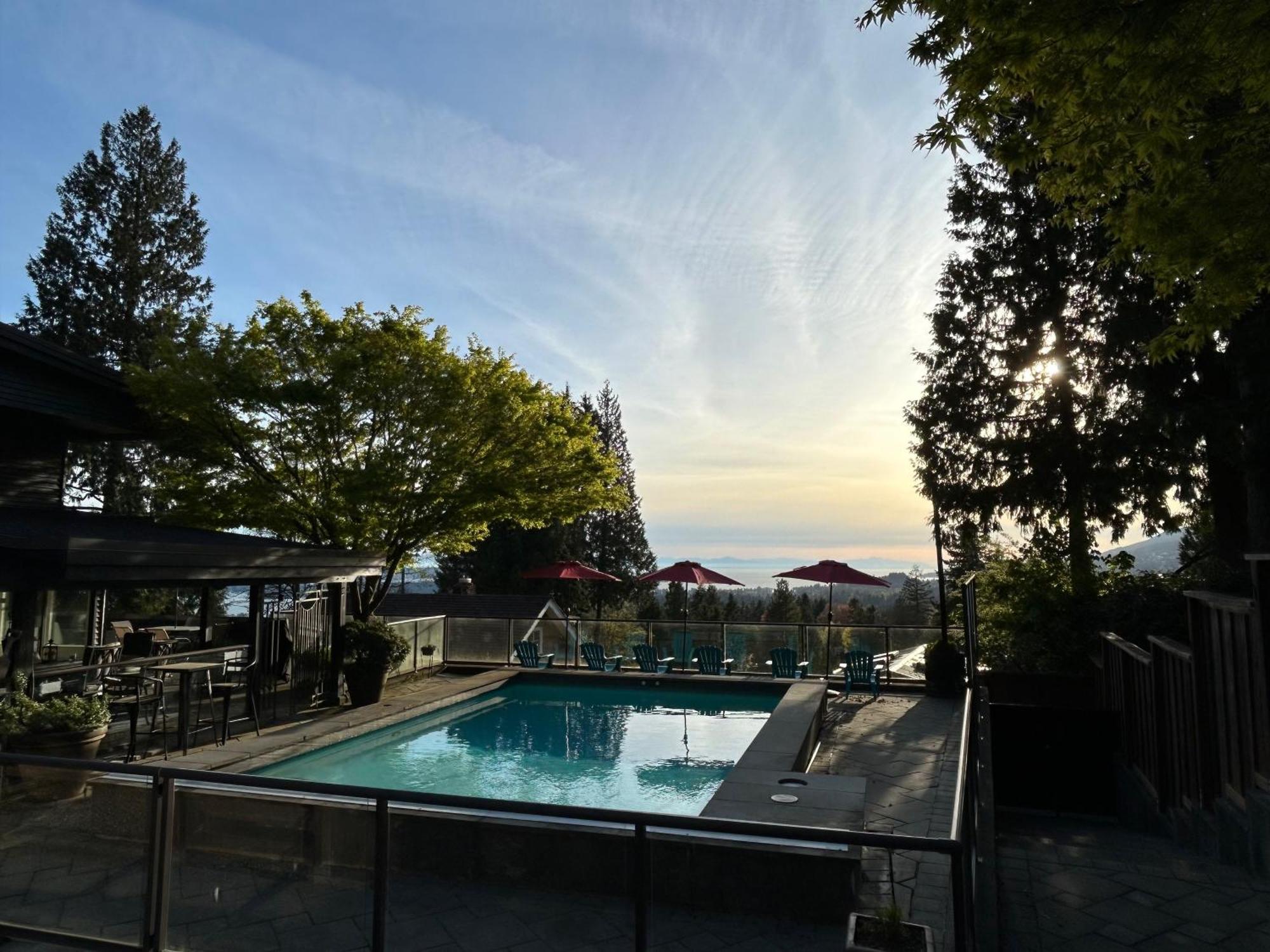 Seymour Private Bedroom, Ensuite Bathroom With Shared Pool, Hot Tub With Views North Vancouver Exteriör bild