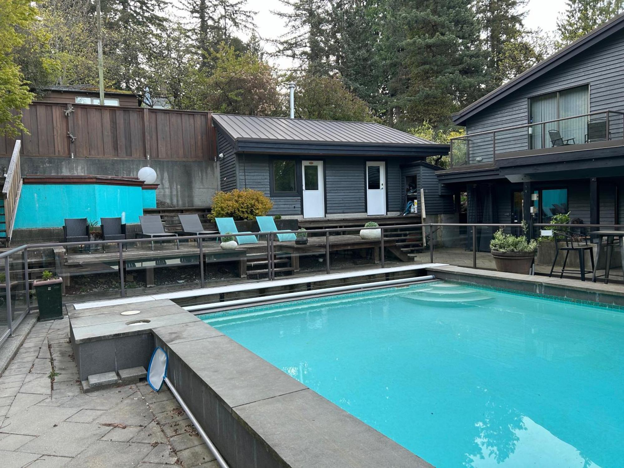 Seymour Private Bedroom, Ensuite Bathroom With Shared Pool, Hot Tub With Views North Vancouver Exteriör bild