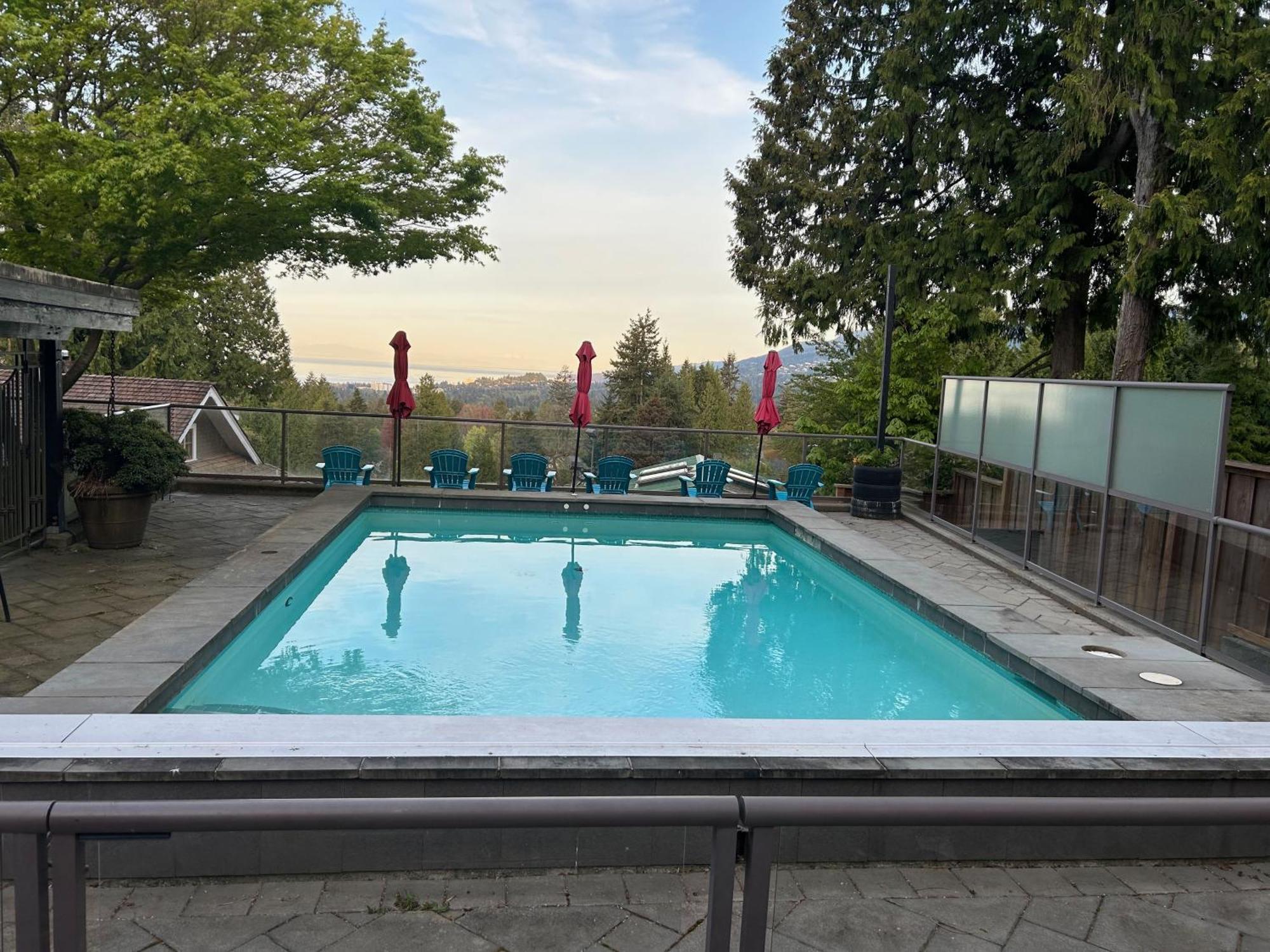 Seymour Private Bedroom, Ensuite Bathroom With Shared Pool, Hot Tub With Views North Vancouver Exteriör bild