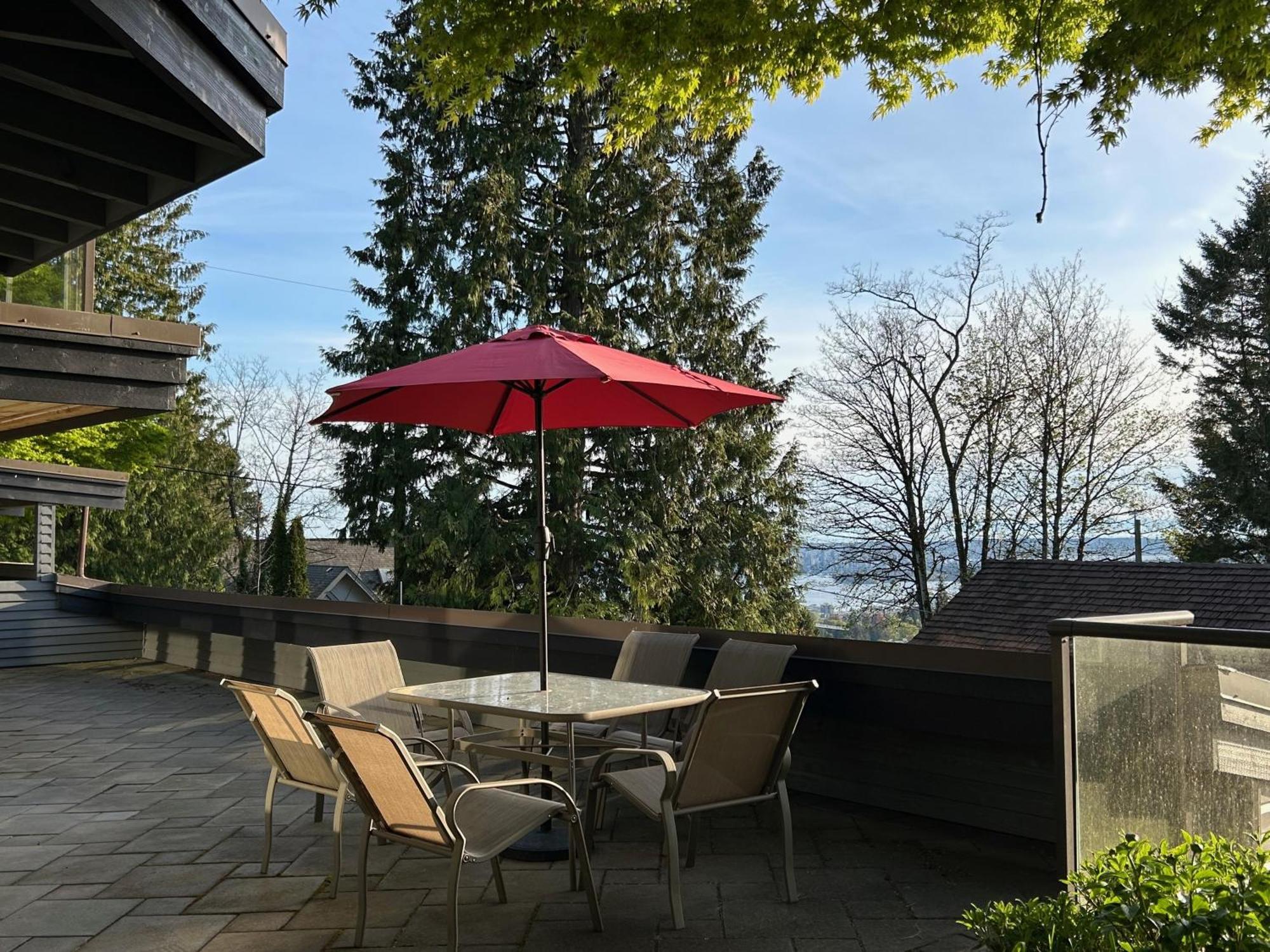 Seymour Private Bedroom, Ensuite Bathroom With Shared Pool, Hot Tub With Views North Vancouver Exteriör bild