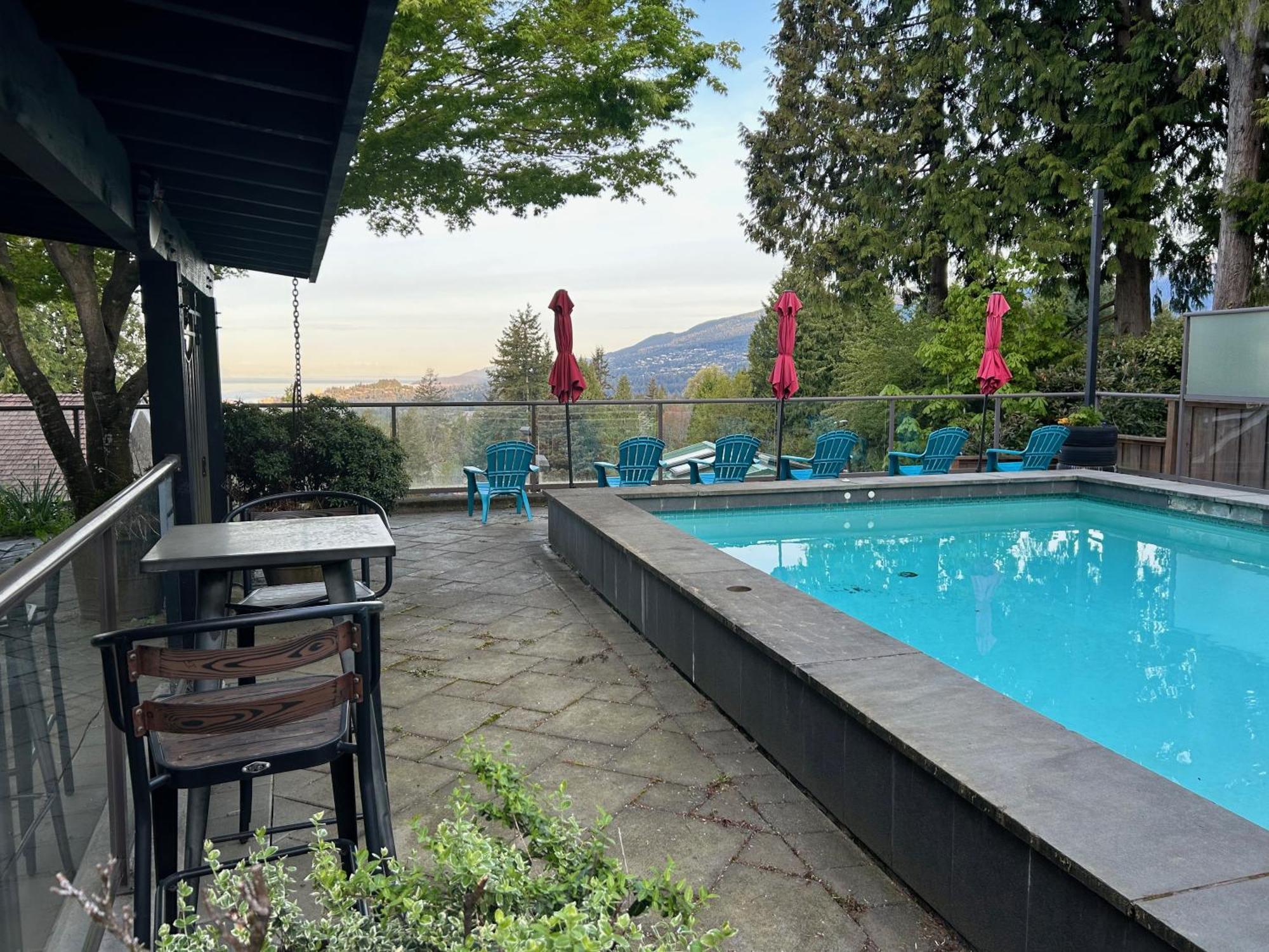 Seymour Private Bedroom, Ensuite Bathroom With Shared Pool, Hot Tub With Views North Vancouver Exteriör bild