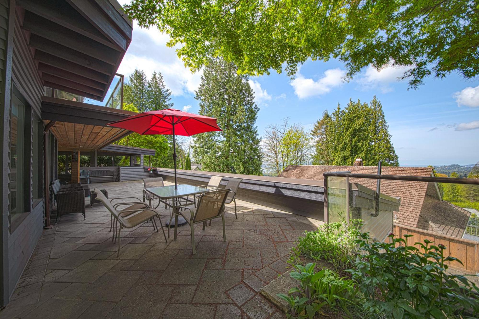 Seymour Private Bedroom, Ensuite Bathroom With Shared Pool, Hot Tub With Views North Vancouver Exteriör bild