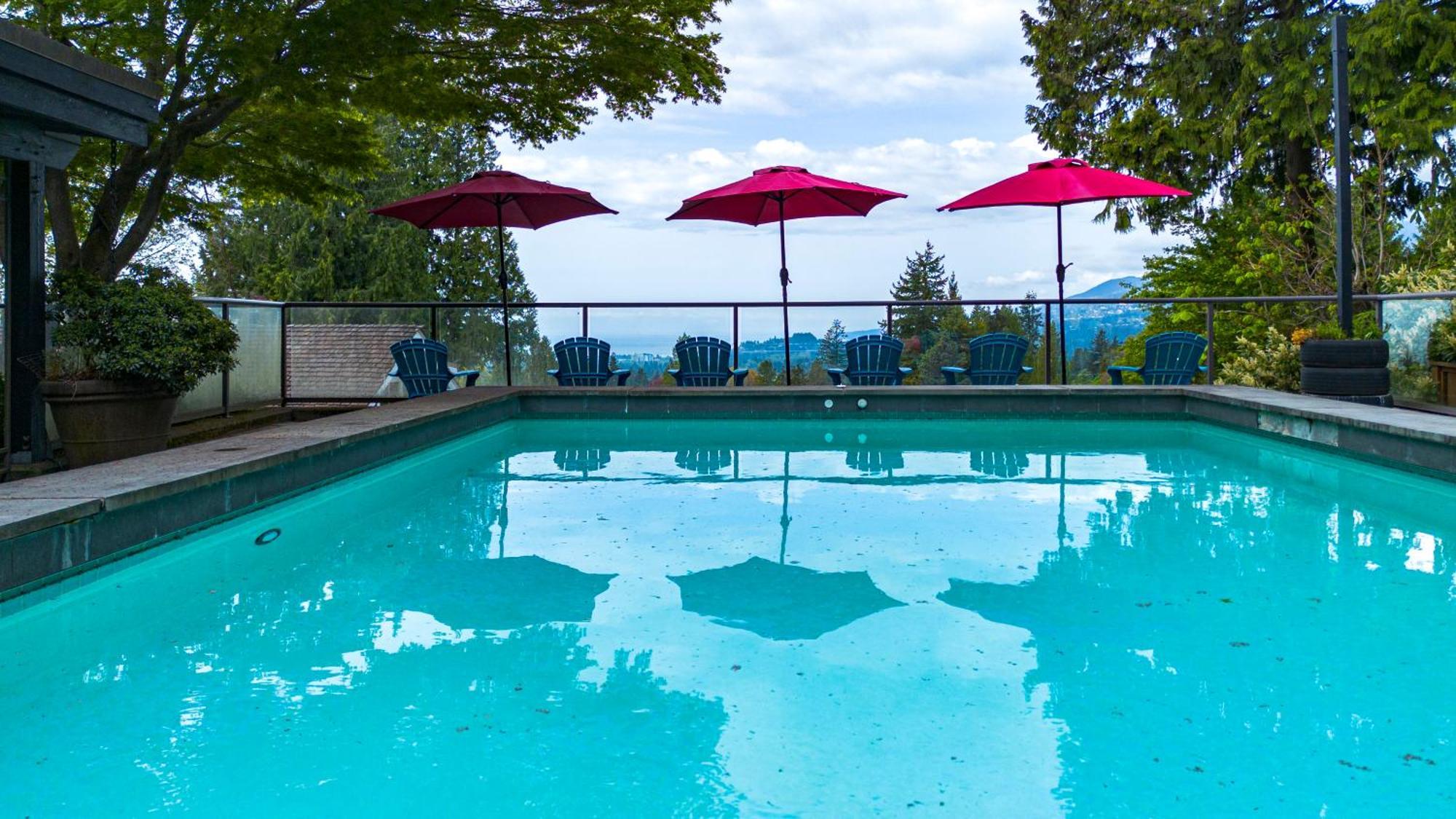 Seymour Private Bedroom, Ensuite Bathroom With Shared Pool, Hot Tub With Views North Vancouver Exteriör bild
