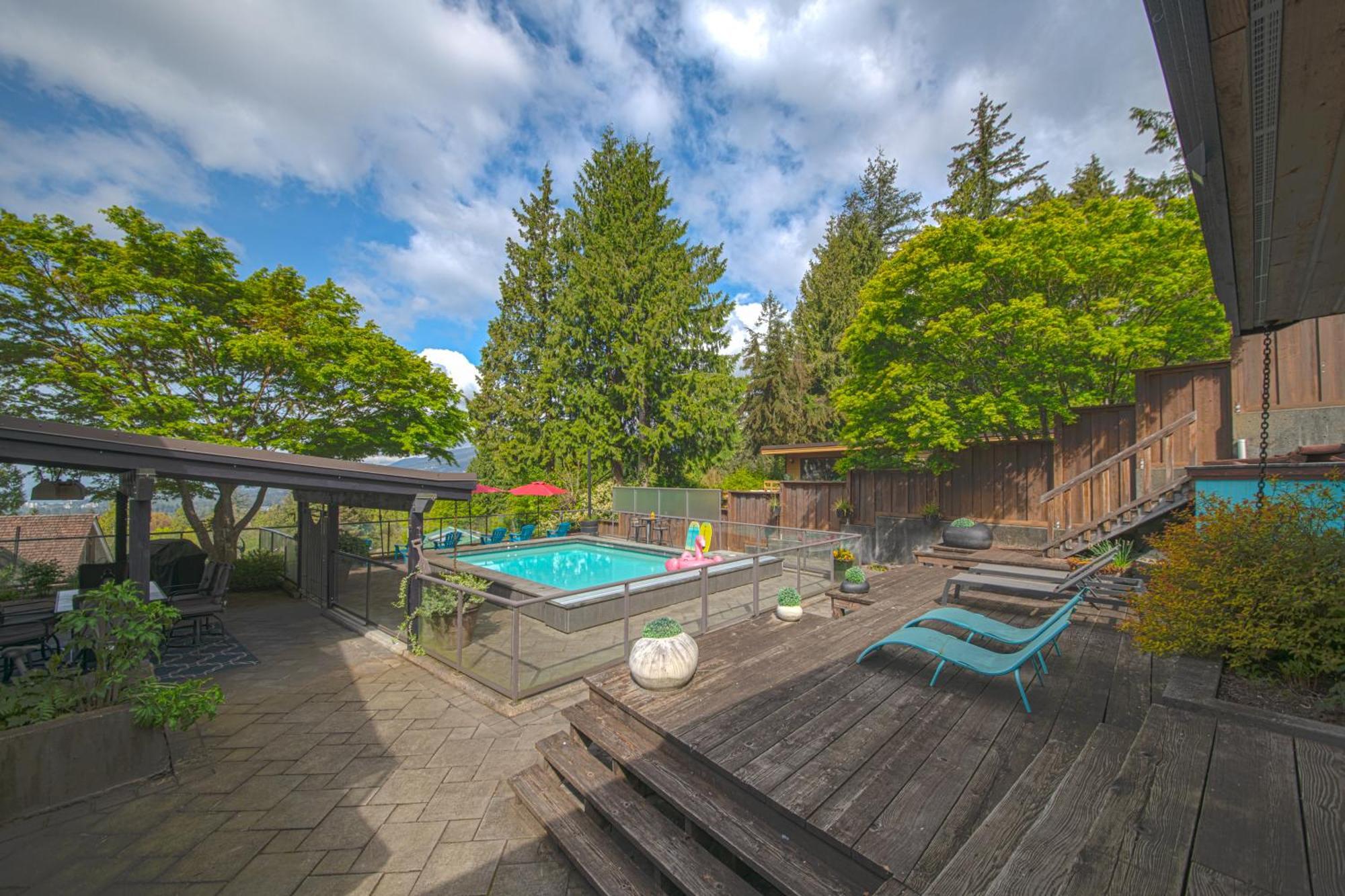Seymour Private Bedroom, Ensuite Bathroom With Shared Pool, Hot Tub With Views North Vancouver Exteriör bild